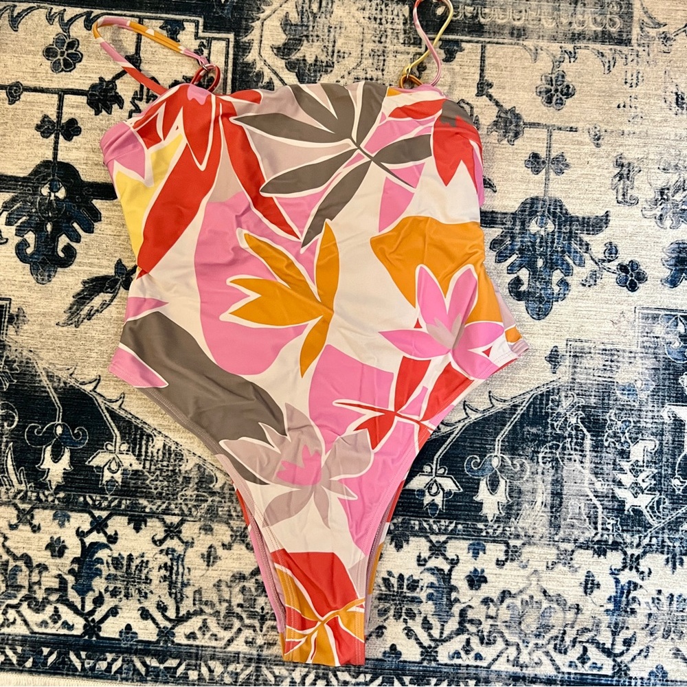 Cupshe Asia Floral Backless One Piece Swimsuit - M - Picture 3 of 5